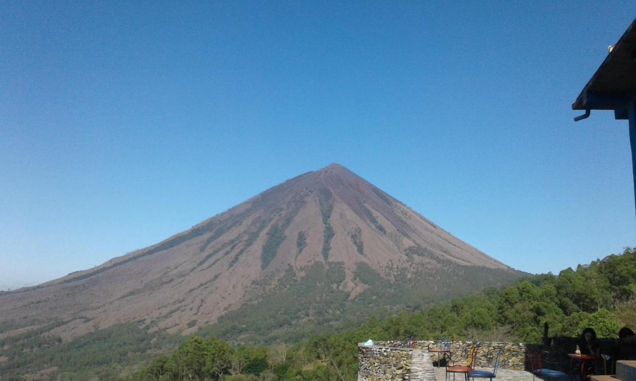 Kristian Homestay Bajawa Kültér fotó